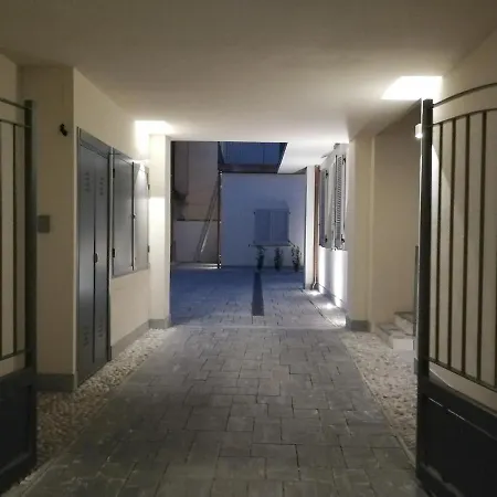 A Casa Della Tata, Como Centro *